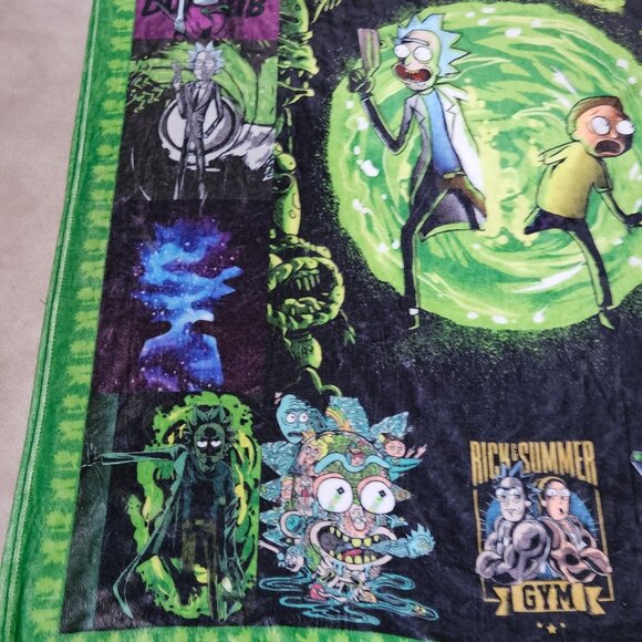 Rick & Morty Fleece Blanket Throw 50x60 Black Green Purple Red - Picture 4 of 9